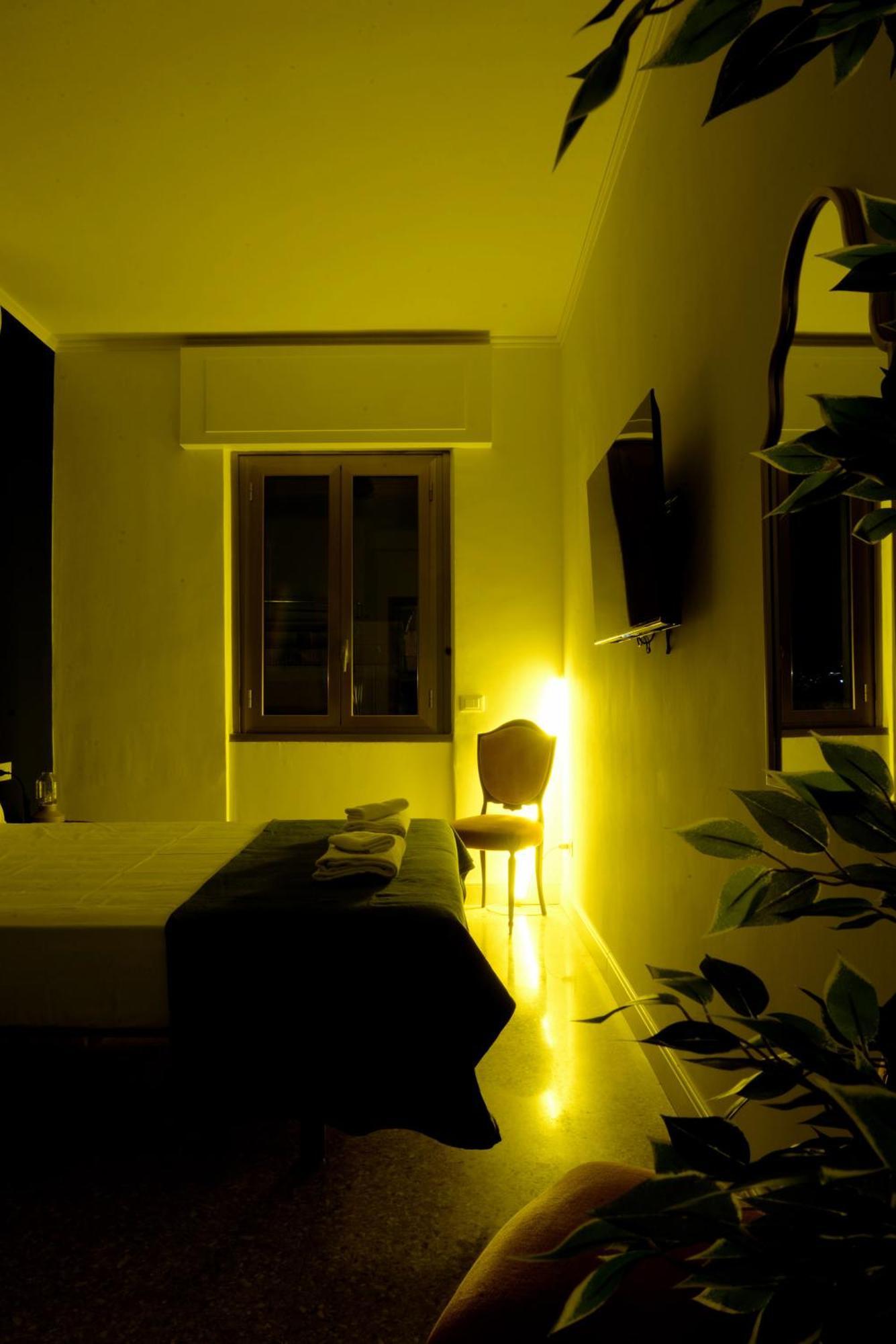 Led House Apartment Rom