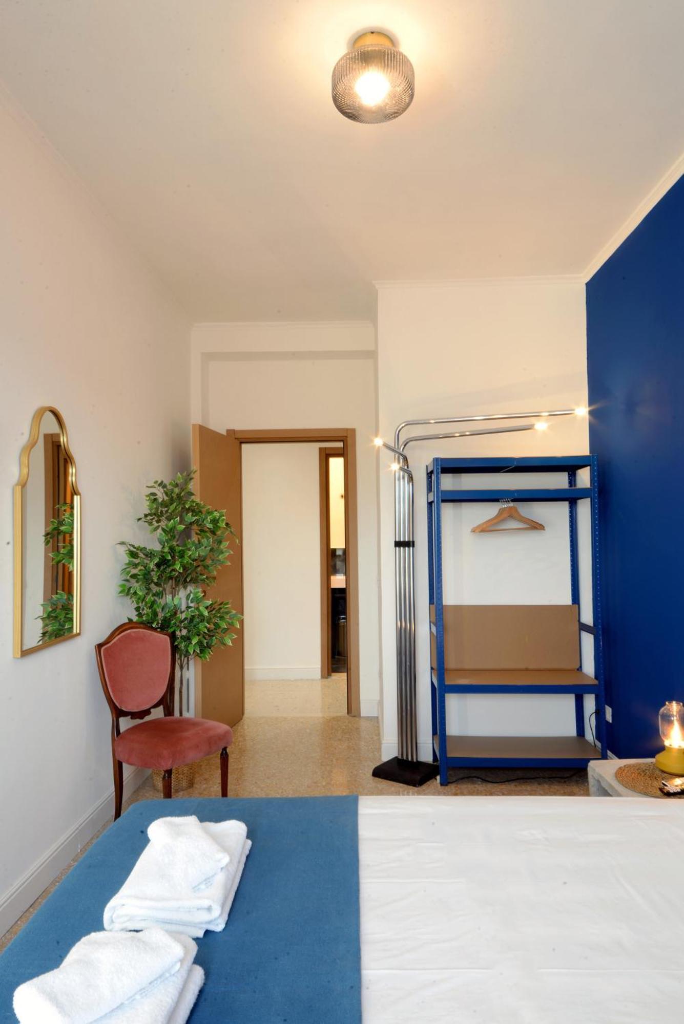 Led House Apartment Rom