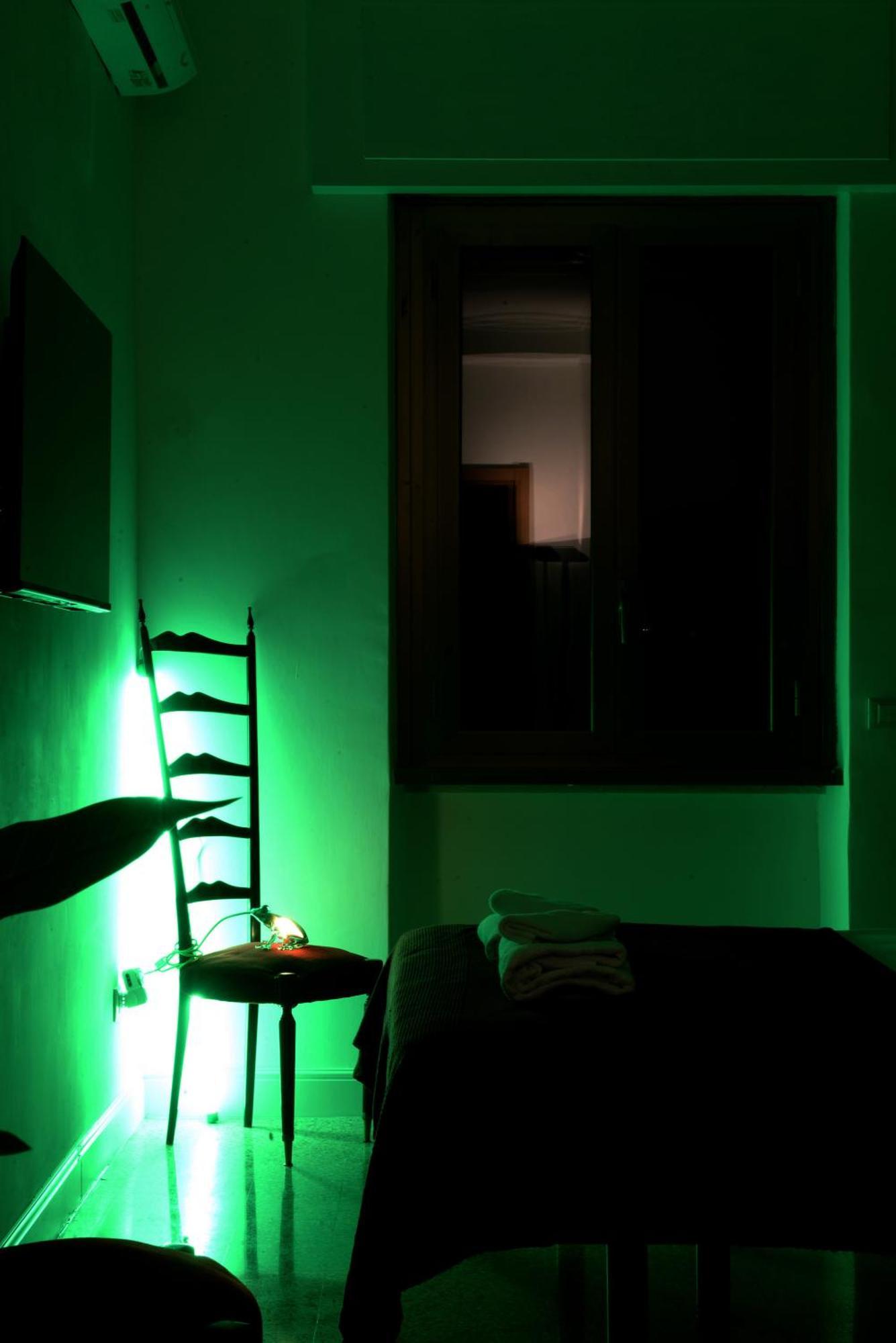 Led House Rom