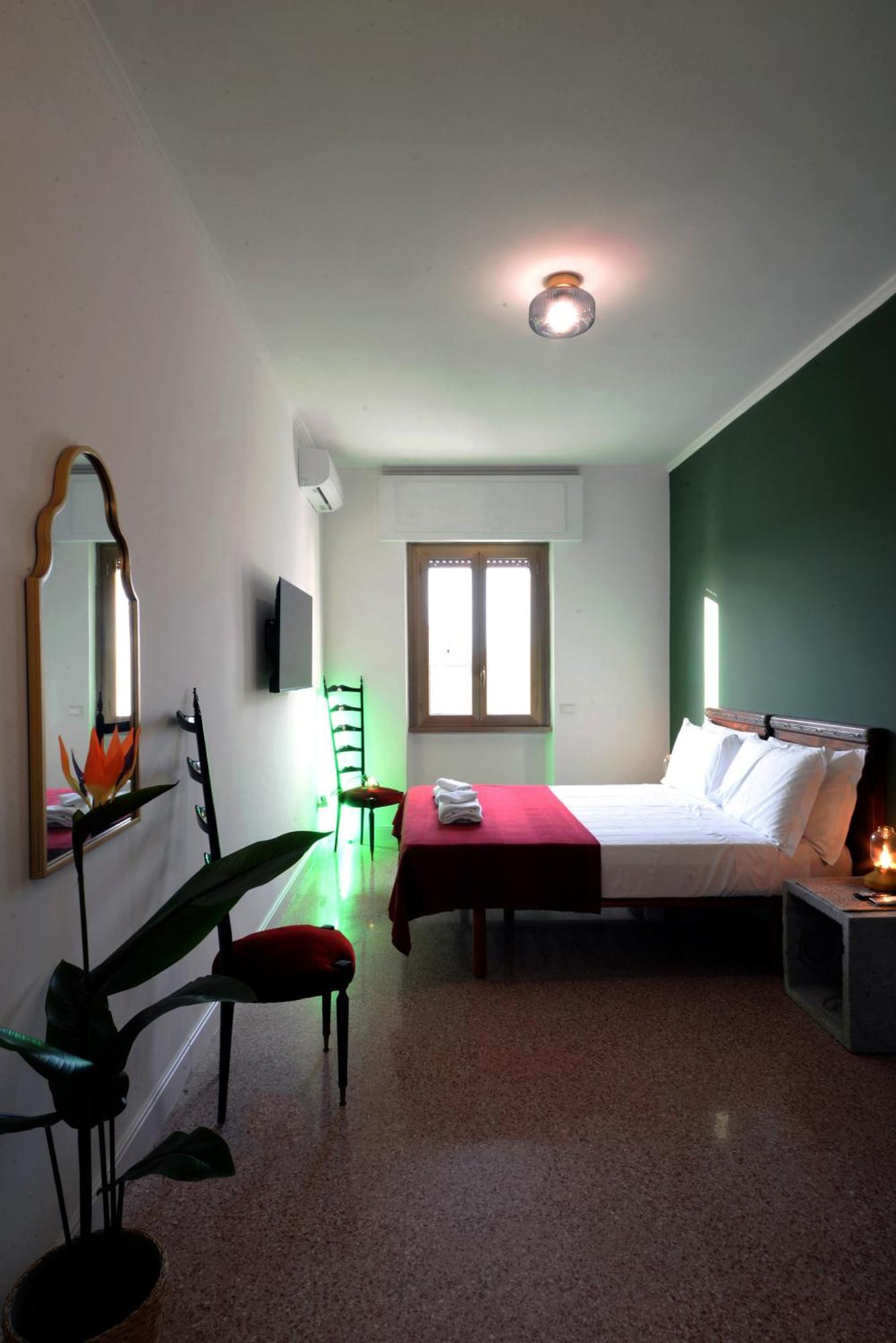 Led House Rom